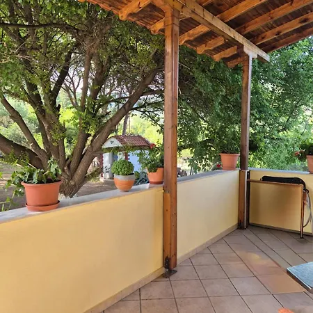 Martha's Nea Iraklitsa