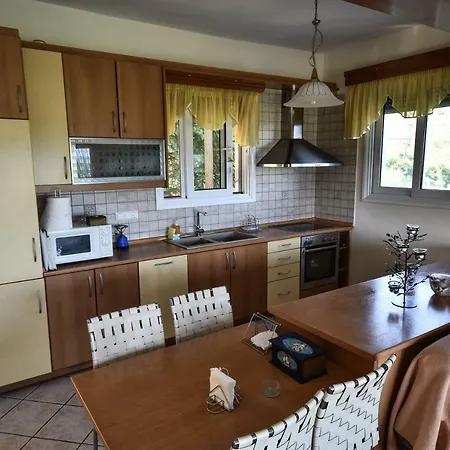 Martha's * Nea Iraklitsa