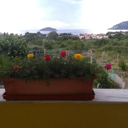 Martha's Nea Iraklitsa